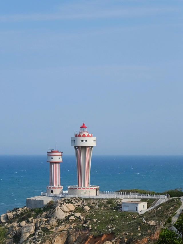 三囱崖灯塔